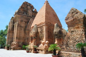 Nha Thrang Cham Towers (9)